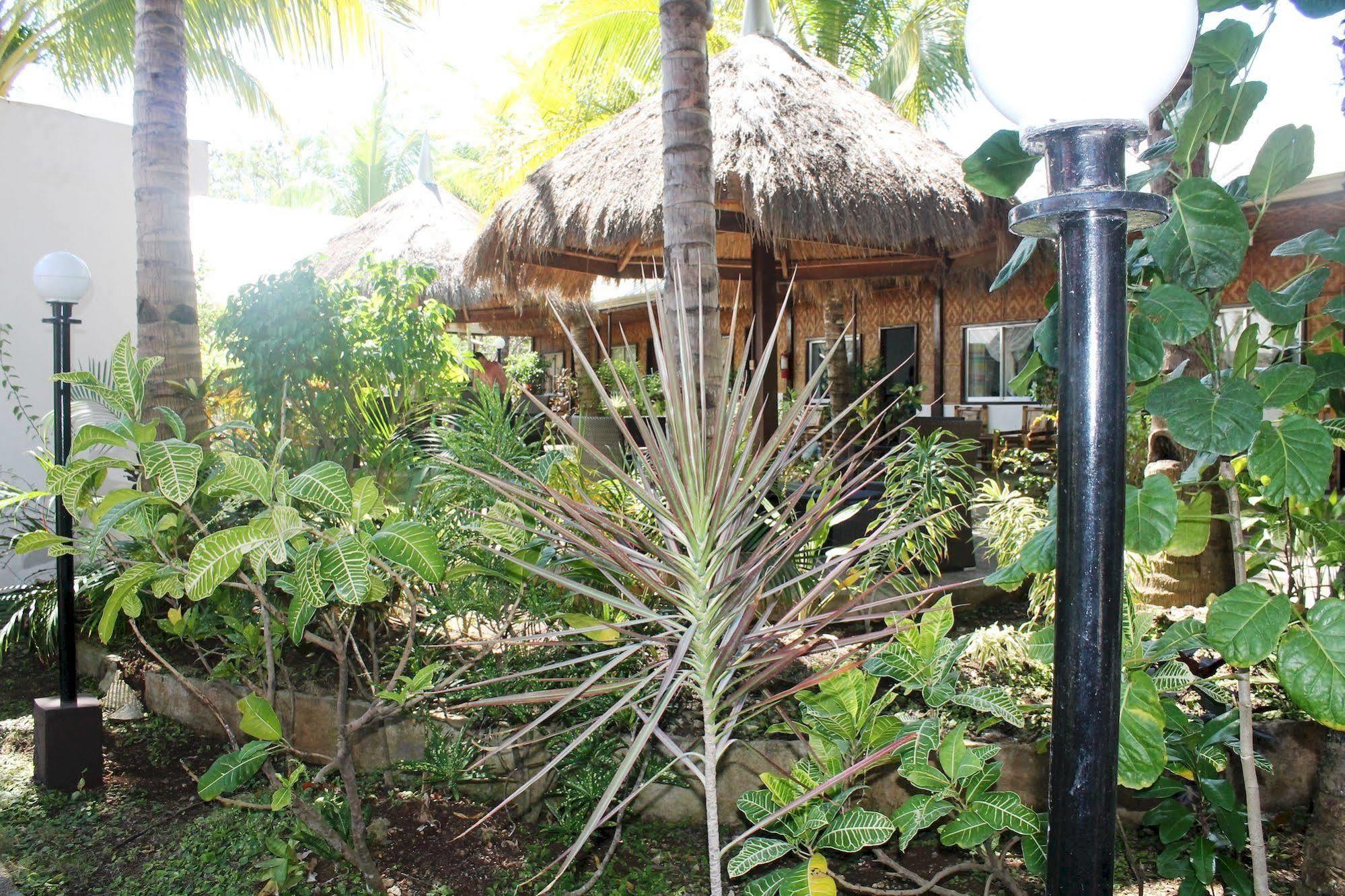 Paragayo Resort Tawala  Exterior foto